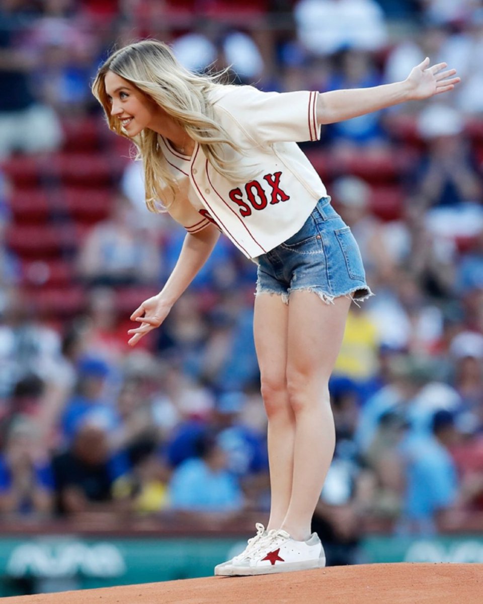 RepRightBrand's tweet photo. Sydney Sweeney throws it straight, and so do we— REP Right is values in motion. If you know, you know.

👉 Explore the collection: https://t.co/0xh14sv9oQ

#RepRightBrand #Repright #IYKYK #Allegiance #USA #Patriotic #Redwhiteandblue #USAStyle #AmericanPride #PatrioticGear #FaithFamilyFreedom #FreedomFits