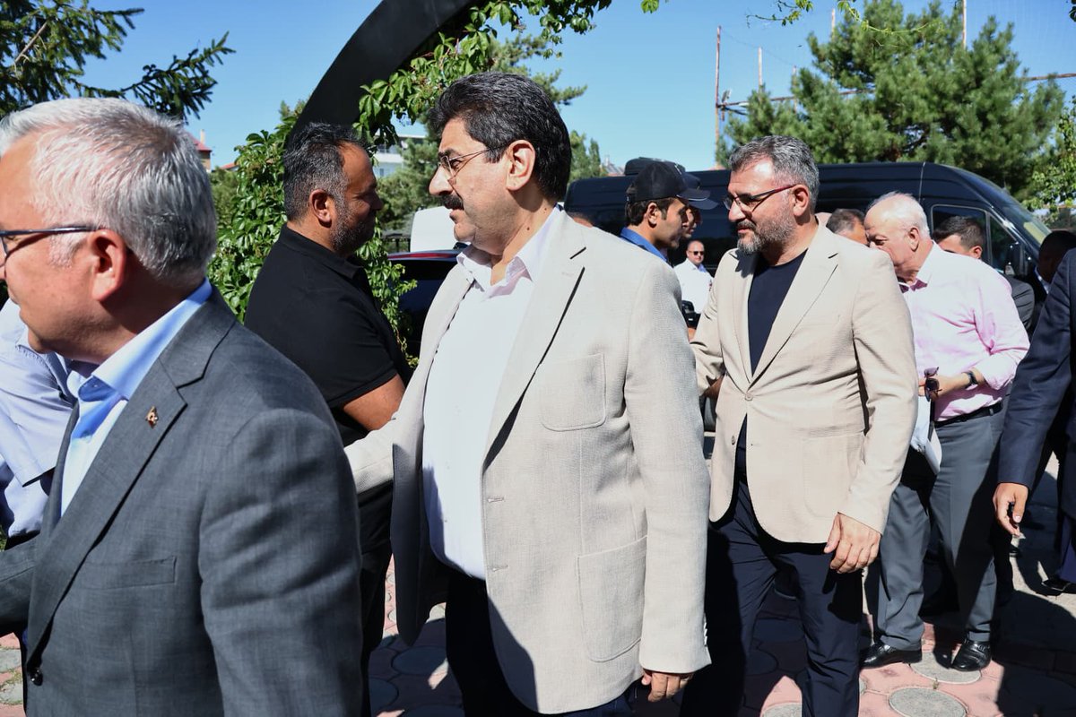 Hakan AKSU 🇹🇷 (@hakanaksu058) on Twitter photo 📍 Şarkışla İlçemizdeyiz...
Sivas Valimiz Sayın Yılmaz Şimşek, TBMM AK Parti Grup Başkanımız Sayın Abdullah Güler ve İl Başkanımız Sayın Yusuf Tanrıverdi ile birlikte ilçemizde yapımı devam eden;
- Yeni devlet hastanesi inşaatı,
- Halk eğitim merkezi ve 
- Organize sanayi sitesi 📍 Şarkışla İlçemizdeyiz...
Sivas Valimiz Sayın Yılmaz Şimşek, TBMM AK Parti Grup Başkanımız Sayın Abdullah Güler ve İl Başkanımız Sayın Yusuf Tanrıverdi ile birlikte ilçemizde yapımı devam eden;
- Yeni devlet hastanesi inşaatı,
- Halk eğitim merkezi ve 
- Organize sanayi sitesi