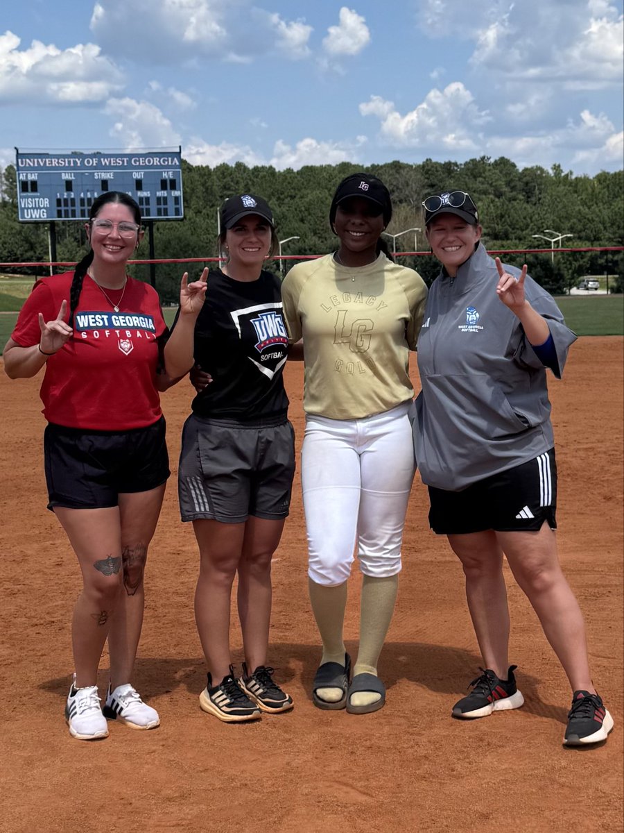 sanazsaunders26's tweet photo. Had a great time  at the @UWGSoftball camp yesterday! Really enjoyed getting to work with coaches and players. Thank you to Head Coach Kristy Burton, Ivey Kane, and Abby Primavera for an amazing camp! I look forward to continuing our relationship. Good Luck this season.GO WOLVES! https://t.co/73FhSFE6pb