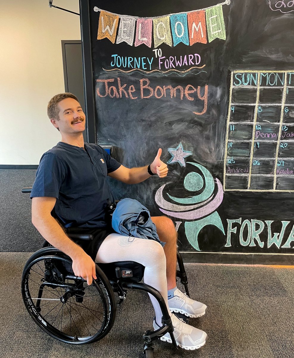 After a paralyzing ski accident, URI Ph.D. student Jake Bonney remotely piloted #ROVRhody from his hospital room to survey a 1912 shipwreck—continuing his ocean engineering research from a new vantage point.

➡️ uri.edu/news/2025/08/w…

📸: Ocean Exploration Trust &amp; Jake Bonney