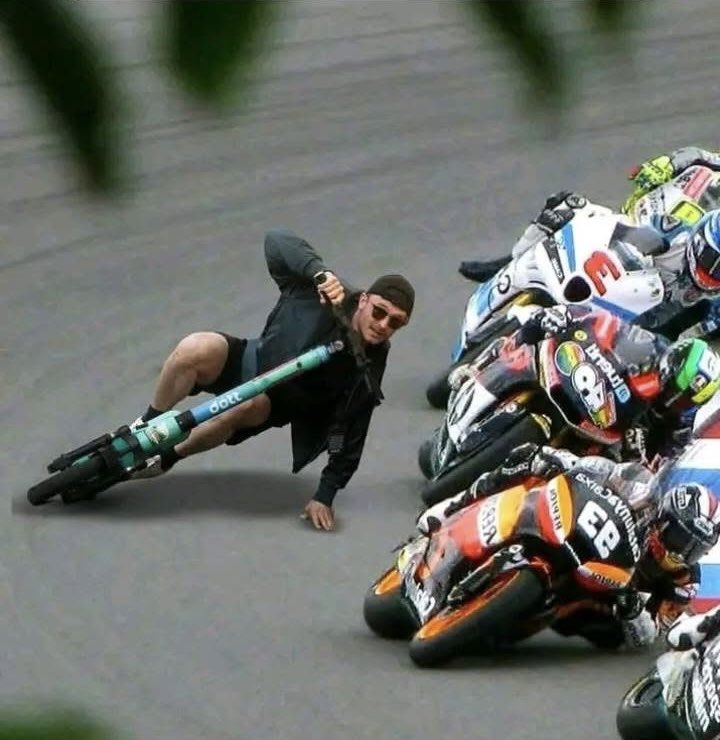 Me with my 0.01 #Bitcoin following whales' strategy...😎