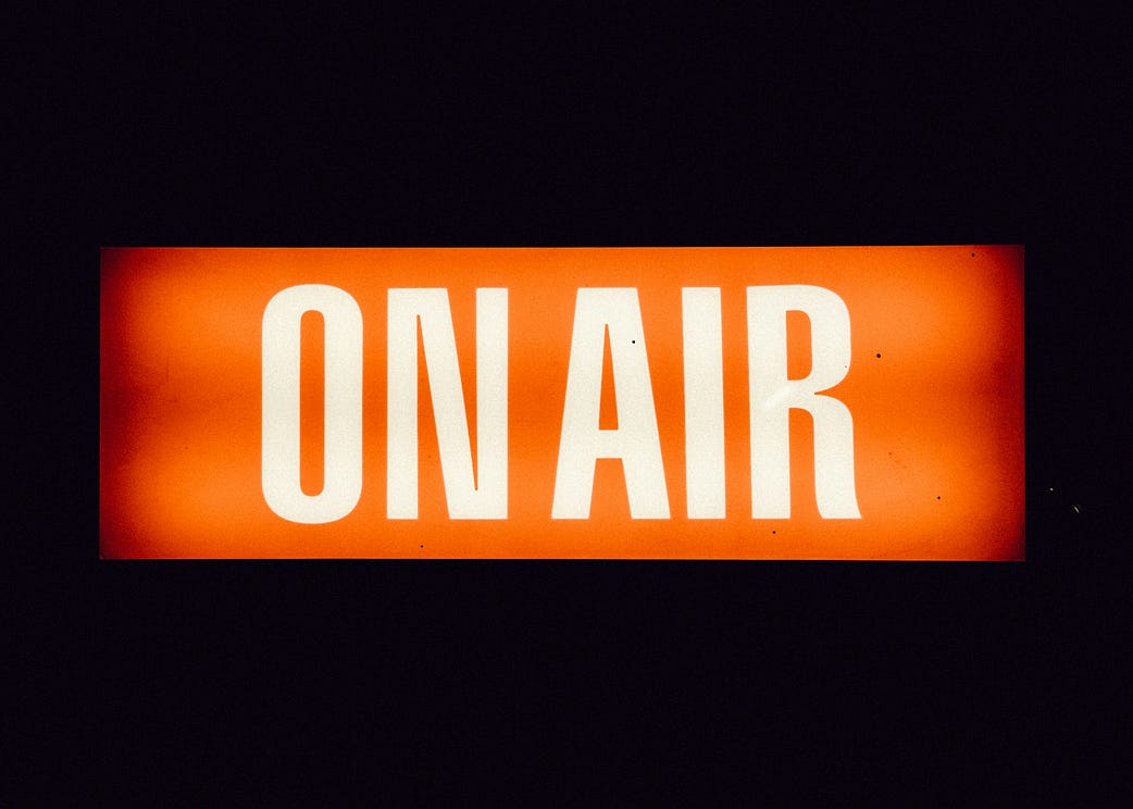 🎙️Choosing the Right Platform for Your Podcast...👏

Discover more👇
seamlessentertainment.co.uk/post/choosing-…

#MondayVibes #podcast #Blogs #JamesBond #facupdraw #events #Radio