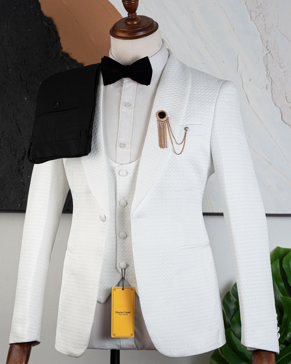 Suti- Tsh 180,000/= (Koti, kizibao na suruali)

&gt;Shati- Tsh 25,000/=

&gt;Cheni- Tsh 10,000/=

&gt;Tai &amp; pocket square- Tsh 15,000/=

&gt;Full suit- Tsh 230,000/=

&gt;Dm Or WhatsApp Me wa.me/message/RRFPYR… 🛍️

#SutikaNaBabaIvan