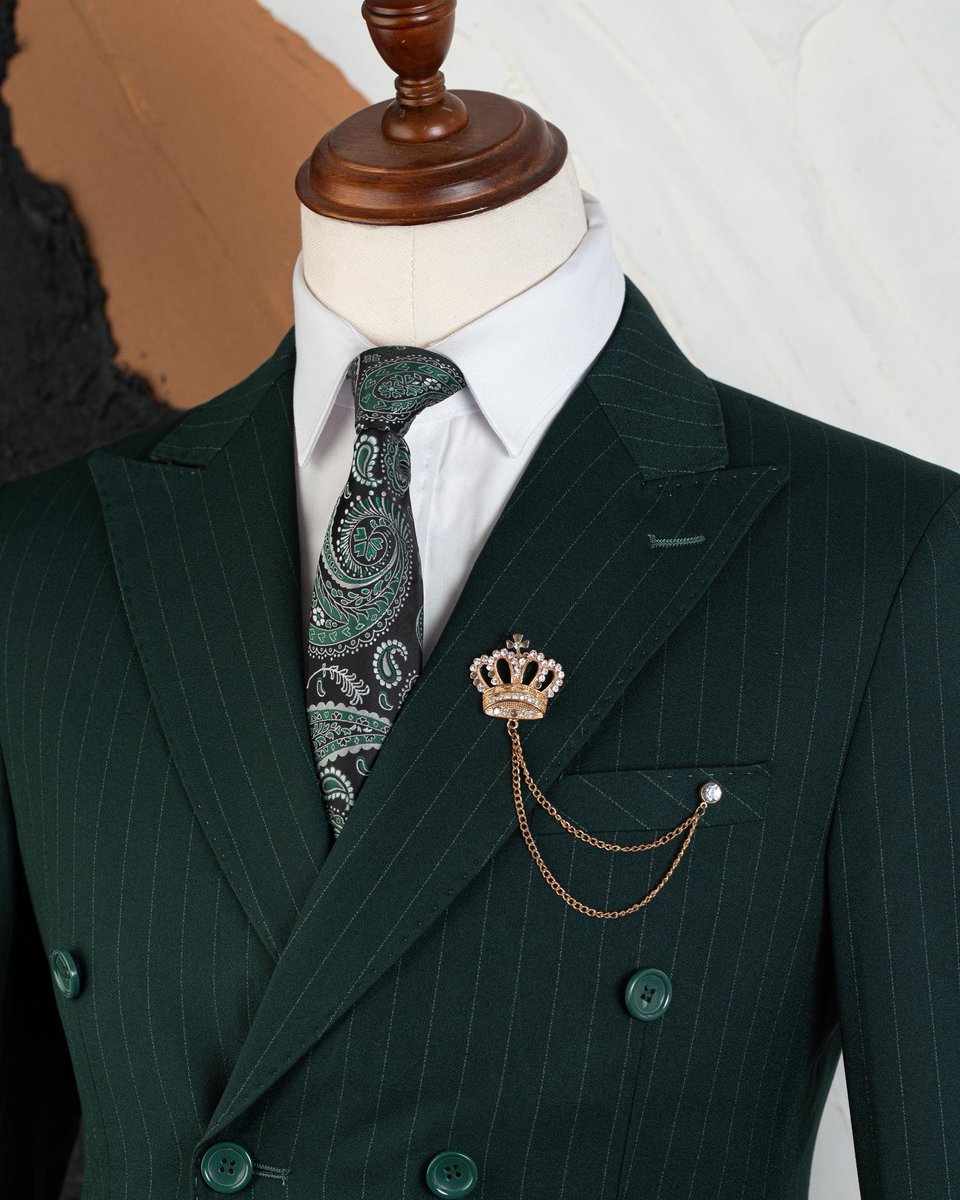 Suti- Tsh 180,000/= (Koti, kizibao na suruali)

&gt;Shati- Tsh 25,000/=

&gt;Cheni- Tsh 10,000/=

&gt;Tai &amp; pocket square- Tsh 15,000/=

&gt;Full suit- Tsh 230,000/=

&gt;Dm Or WhatsApp Me wa.me/message/RRFPYR… 🛍️

#SutikaNaBabaIvan