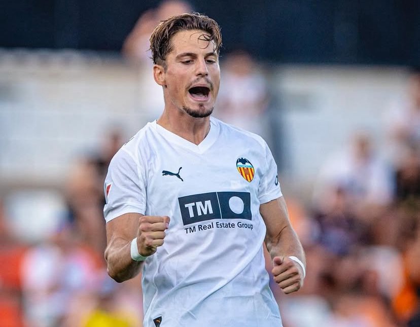geo_tsar's tweet photo. 🇬🇷 #Arisfc is highly interested for the signing of Sergi #Canos from #ValenciaCF
📞🇪🇸 The greek team already made a contact with Valencia and the player’s side & waiting for the response
Canos has played in Greece with #Olympiacos 2 years ago 🔙 https://t.co/OL2b0Ox6YV
