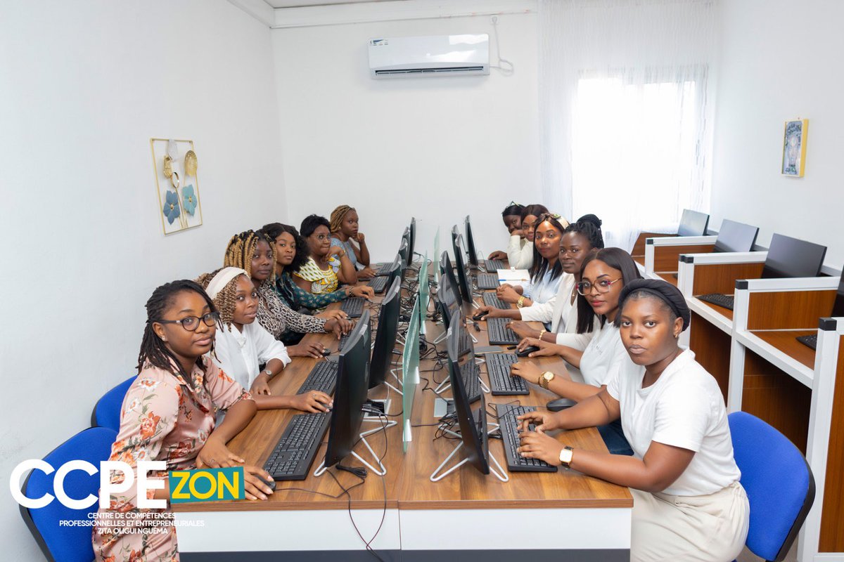 MichelMouba's tweet photo. 💡 Fier de soutenir le #CCPEZON, un espace dédié à la formation et à l’entrepreneuriat des jeunes au Gabon 🇬🇦.
Investir dans la jeunesse, c’est investir dans l’avenir. ✨

#Jeunesse #Entrepreneuriat #Formation #Gabon https://t.co/I799qqiDJl