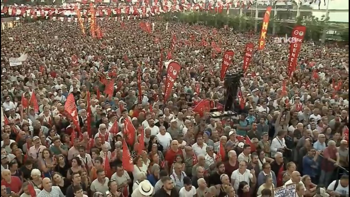 E K R E M İ S T 🟥 (@zortdoyevski) on Twitter photo Utanmaz <a href="/OZLEM_CERCIOGLU/">Özlem ÇERÇİOĞLU</a> bak Aydın da mahşeri kalabalık özlem istifa diye inliyor . istifa et utanman onurun varsa Utanmaz <a href="/OZLEM_CERCIOGLU/">Özlem ÇERÇİOĞLU</a> bak Aydın da mahşeri kalabalık özlem istifa diye inliyor . istifa et utanman onurun varsa