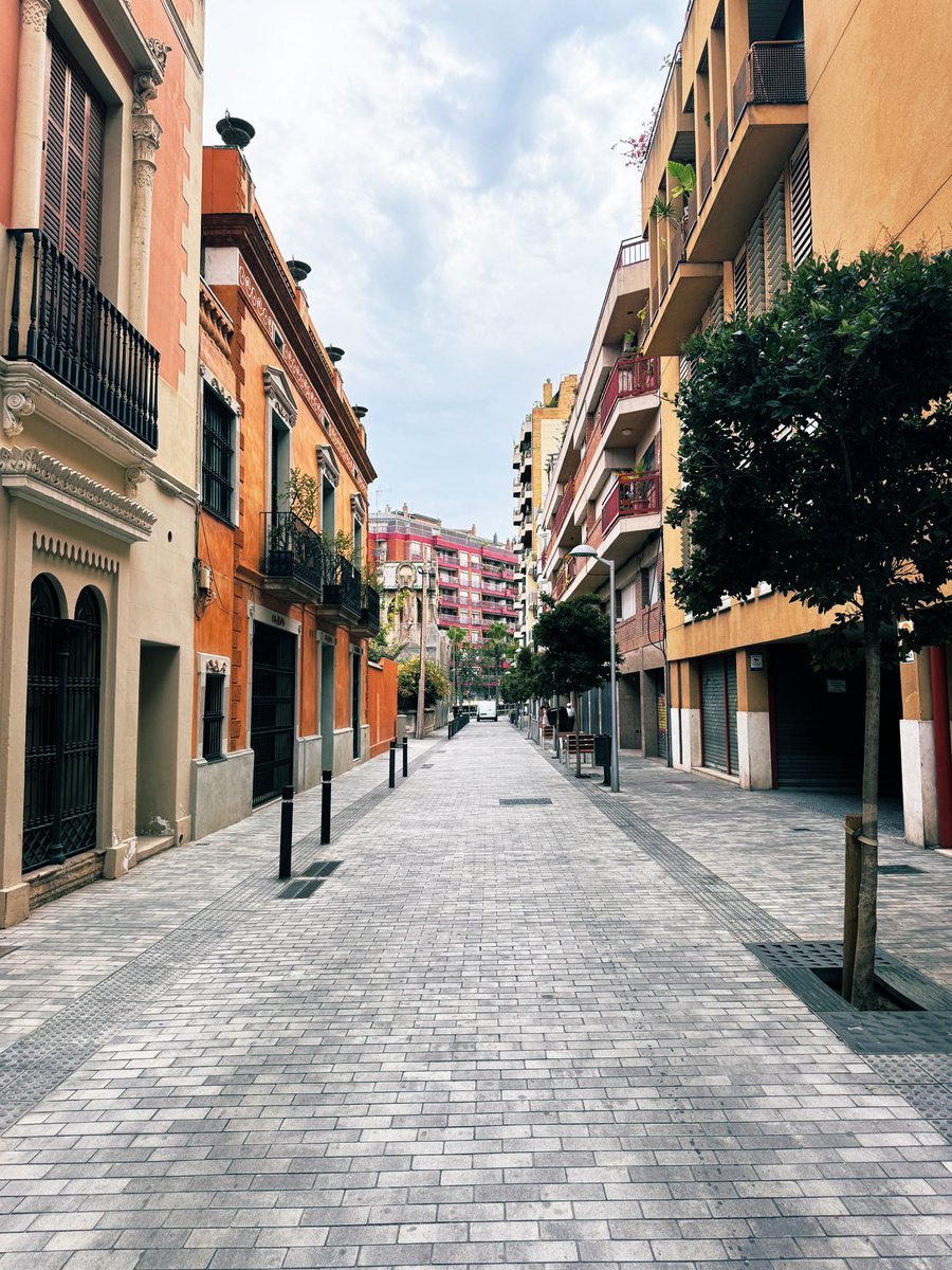 M’agradaria que el meu carrer fos així.
Perquè és possible al carrer Ballester (Sant Gervasi) i no ho és a <a href="/MDScarrer/">@MareDeuSalutCarrer #RecuperemLaSalut #EixVerdMDS</a>, a La Salut?

<a href="/RecuperemSalut/">#RecuperemLaSalut</a> <a href="/indepe_gracia/">L'independent de Gràcia</a>