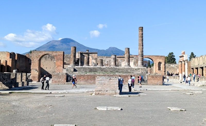 13 lugares que ver en Pompeya recomendados por <a href="/imanesdeviaje/">imanesdeviaje</a> 

buff.ly/RIaoCWs