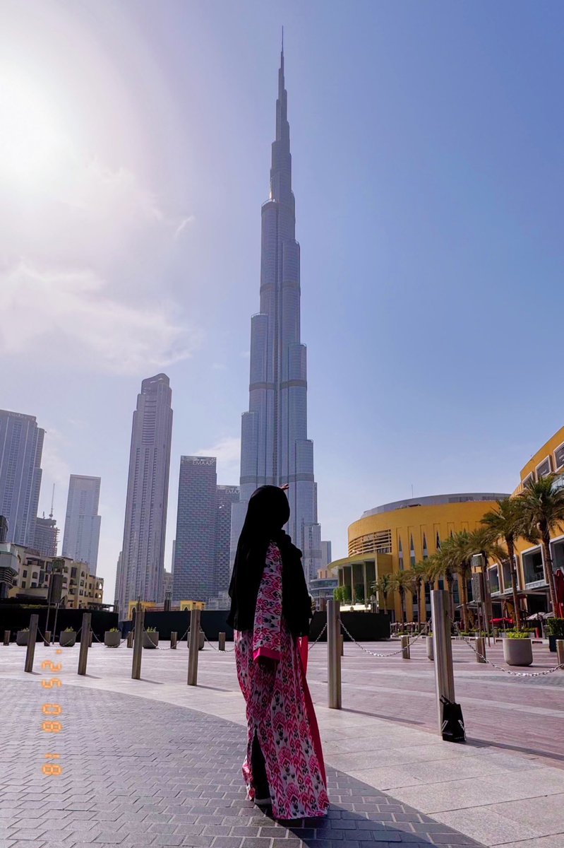 Myien's tweet photo. One with the tallest building in the world. اَلْحَمْدُلِلّهِ 
Allah s.w.t maha baik 🩷🩷 https://t.co/9ys6TbJzUr