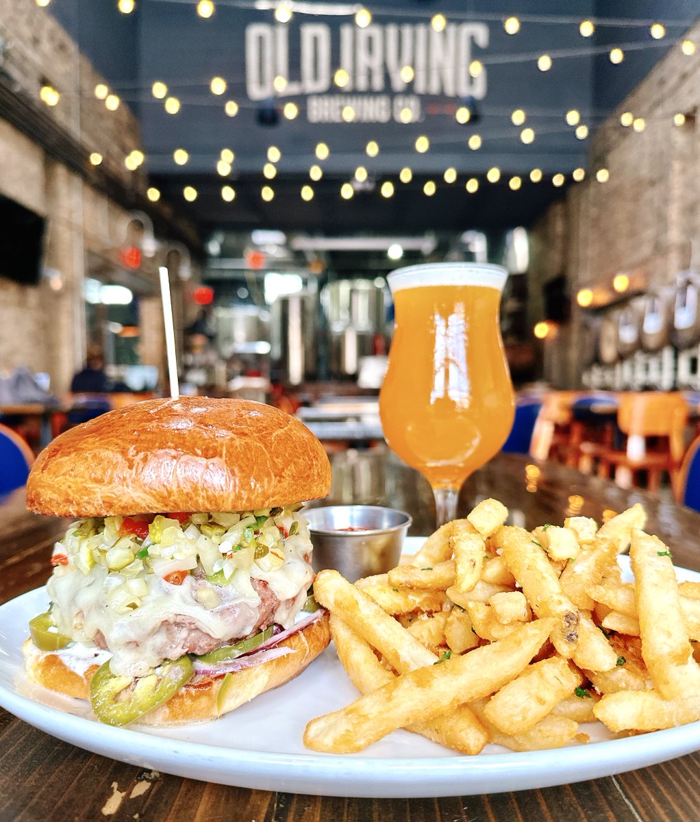 OldIrvingBeer's tweet photo. #burgeroftheweek = Pickle de Gallo Burger
8oz Prime beef patty wood-fire grilled to your temp, Swiss cheese, Pickle de Gallo (dill pickle, jalapeño, onion, cilantro, pimento), house ranch, pickled jalapeños, & red onion on a toasted brioche. Tasty! Paired here w/ Double Beezer. https://t.co/rVCa3bsUnI