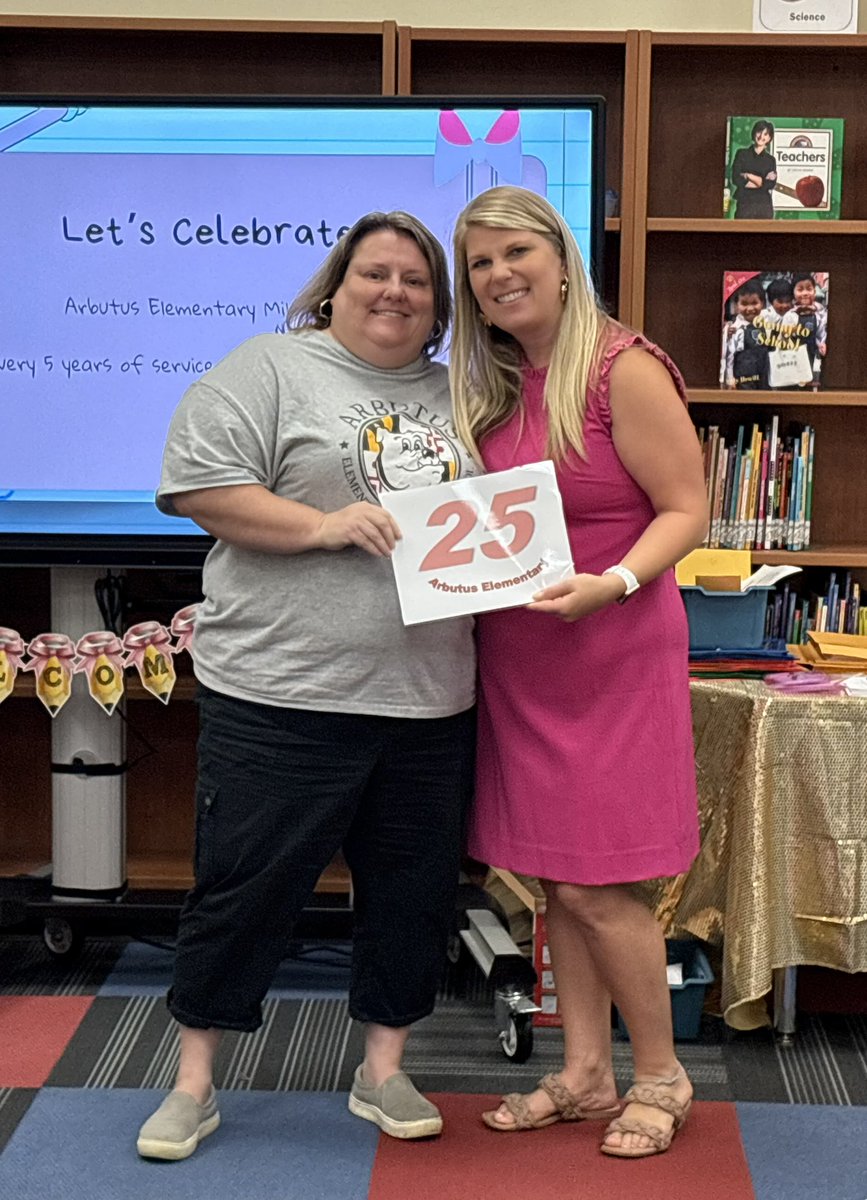 ArbutusES's tweet photo. Teamwork Makes the Dreamwork! Welcome back educators @ArbutusES! Congratulations to those staff celebrating milestones! https://t.co/kbkRjwLHRH