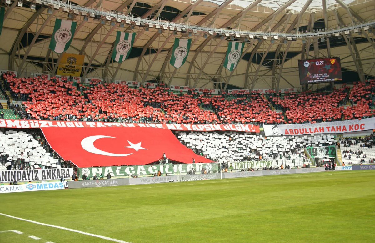 "Medeniyet" deme, duymaz o sağır; 
Taş üstünde taş kalmasın; durma kır: 
Kafalarla düz yol olsun her bayır, 
Attilâ'nın oğlusun sen unutma!
Kalbindeki intikamı uyutma.