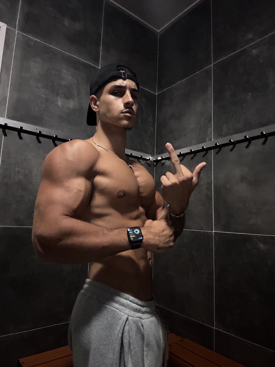 🤑 RT GAME 🤑
-
💰 4/4/4 4 COMMENTS MAX 💰
⏰ 10 MINUTES ⏰
-
My sub from the trio game wants his own solo BIG railing rt game. It’s time to punish and go in deep. Lets get him BOYS 🤑😈💪