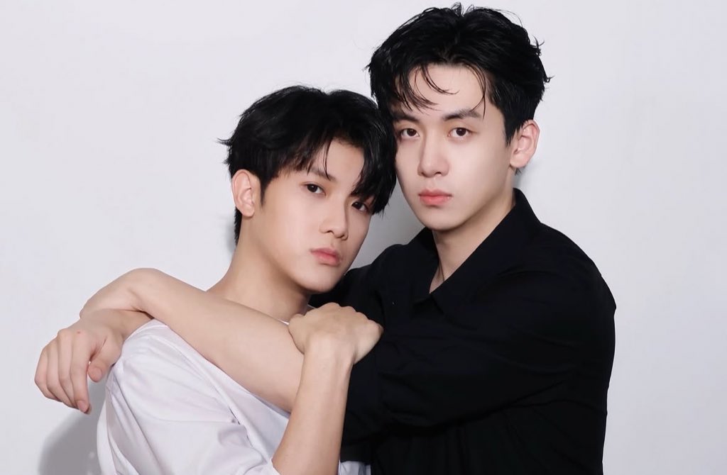 BoysLoveHubENG's tweet image. 🚨 Andy Ko and Nelson Ji (#FightForYou) will star in a new Taiwanese BL series in reels format, #BlackAndWhiteIsReal.

In addition to playing the lead role, Andy Ko started a company to produce the series after Nelson said he wanted to work with him again.