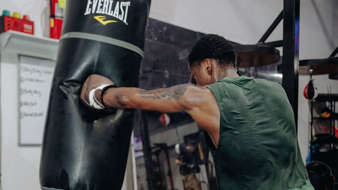 trboxing's tweet photo. In his bag 💼

(via IG @EmmanuelChance7) https://t.co/a6vnwjTjBj