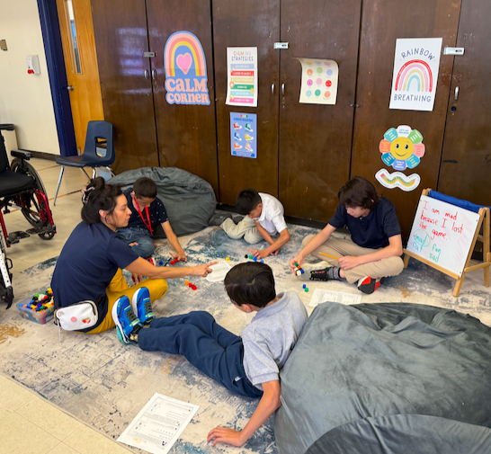 Guillen Middle School (@guillenmiddle) on Twitter photo Shoutout to Mr. Salinas’ class for all the amazing things happening in the classroom!
Our Grizzlies are building skills, growing in confidence, and showing #GrizzlyPride every day
#breakthecycle #accountabilityequalslove <a href="/Guillen_Middle/">Leticia Terrazas</a> Shoutout to Mr. Salinas’ class for all the amazing things happening in the classroom!
Our Grizzlies are building skills, growing in confidence, and showing #GrizzlyPride every day
#breakthecycle #accountabilityequalslove <a href="/Guillen_Middle/">Leticia Terrazas</a>
