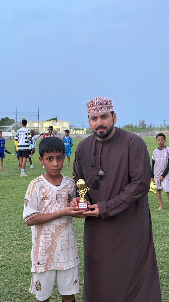majazteam1's tweet photo. كما تم تكريم مجموعة من اللاعبين المتميزين وهم:
1. أحمد بن سلطان الفارسي 
2. محمد بن عبيد الفارسي 
3. محمد بن عبدالله الفارسي 
4. راشد بن سعيد الحمداني https://t.co/LVHZ6MUecB