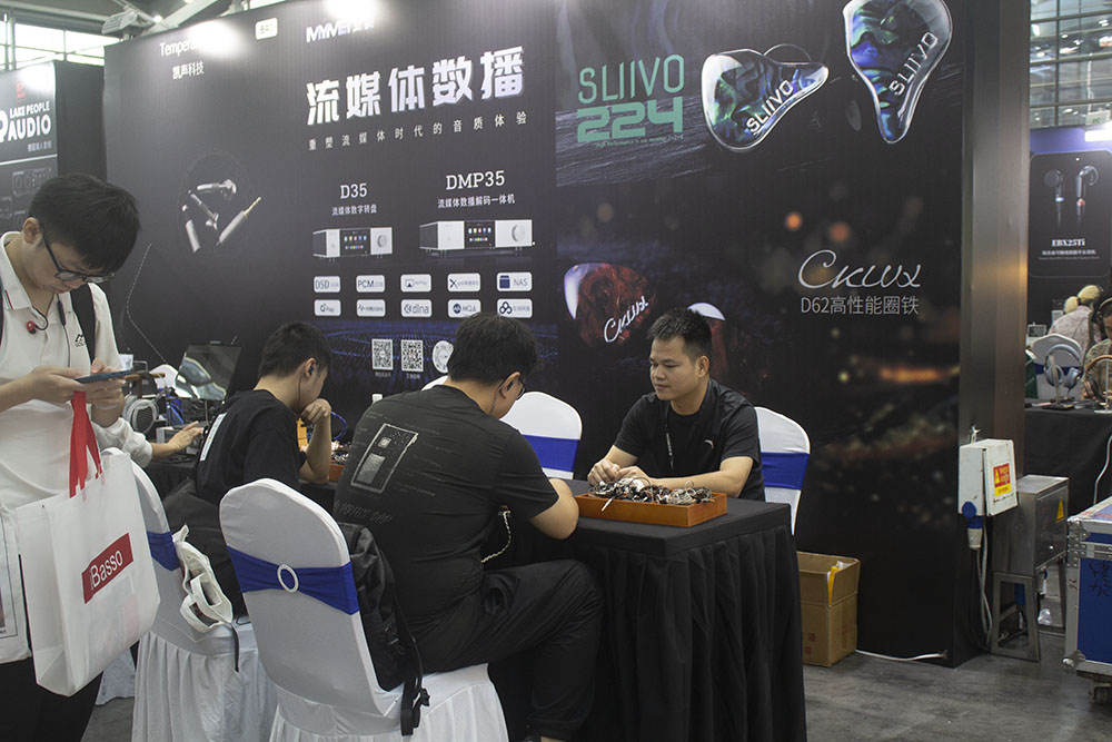 MyerAudio's tweet image. The Shenzhen International Audio Exhibition, which Myer Audio was invited to attend, came to a successful close on 17 August. The SL224 received unanimous praise from audio enthusiasts. We would like to thank everyone for their enthusiasm and will continue to work hard.