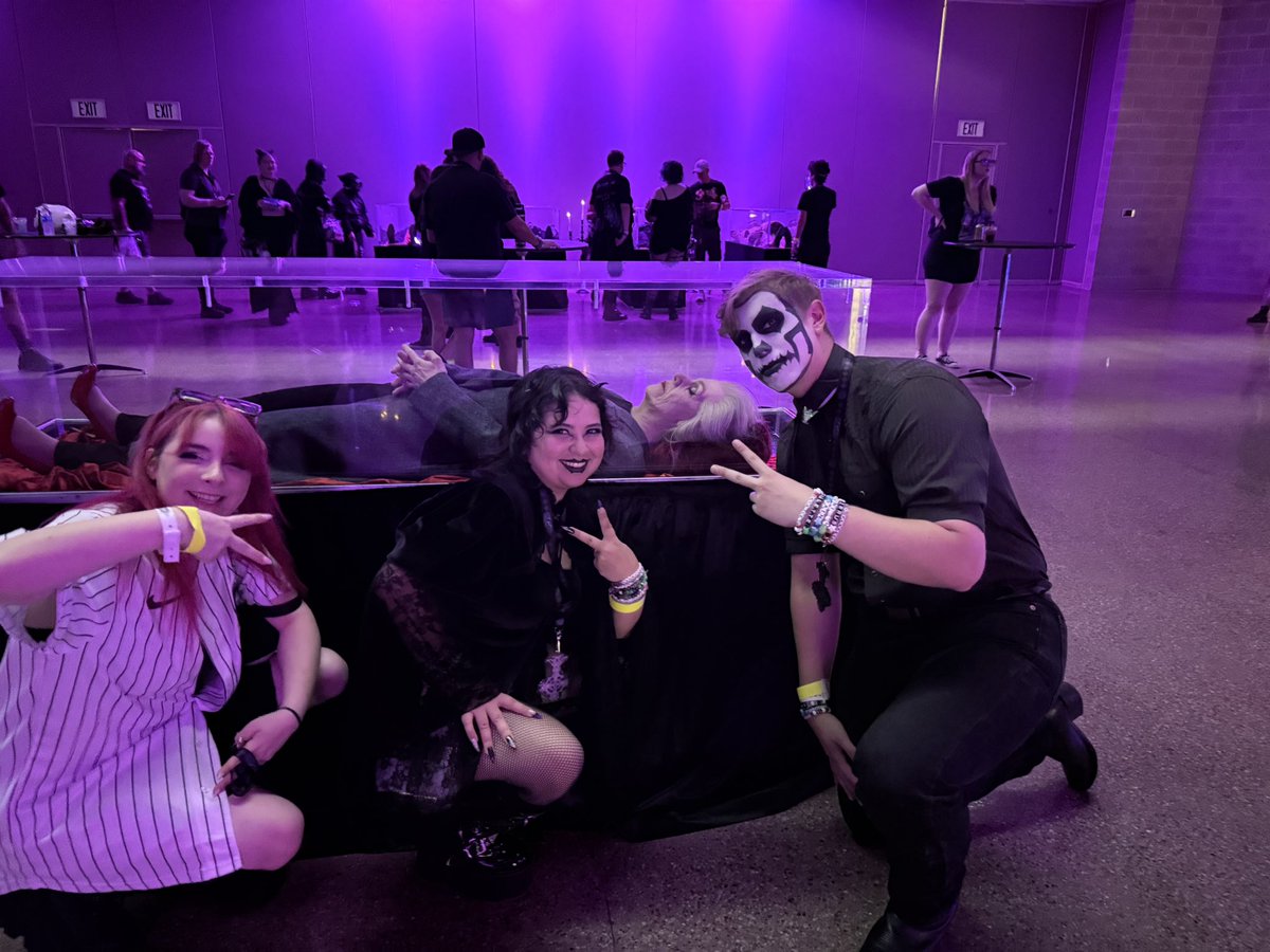 vesselsvessel's tweet photo. Same energy https://t.co/WwosBDqTpy