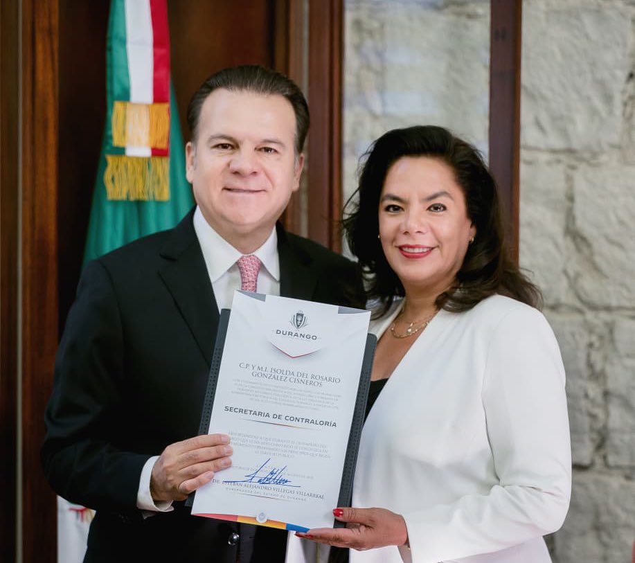 Hoy tomé protesta a la C.P. y M.I. Isolda del Rosario González Cisneros como Secretaria de la Contraloría del Estado, tras su ratificación en el Congreso, y al Mtro. Luis Arturo Azpilcueta García como nuevo Consejero General de Asuntos Jurídicos.

Su experiencia y compromiso