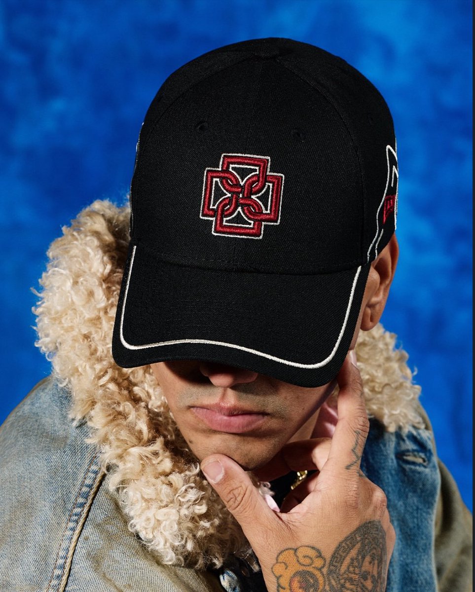 planetaduki's tweet photo. Salieron a la venta las gorras de Duki x New Era pero lastimosamente en Argentina ya se encuentran agotadas https://t.co/cprfvhFfGk