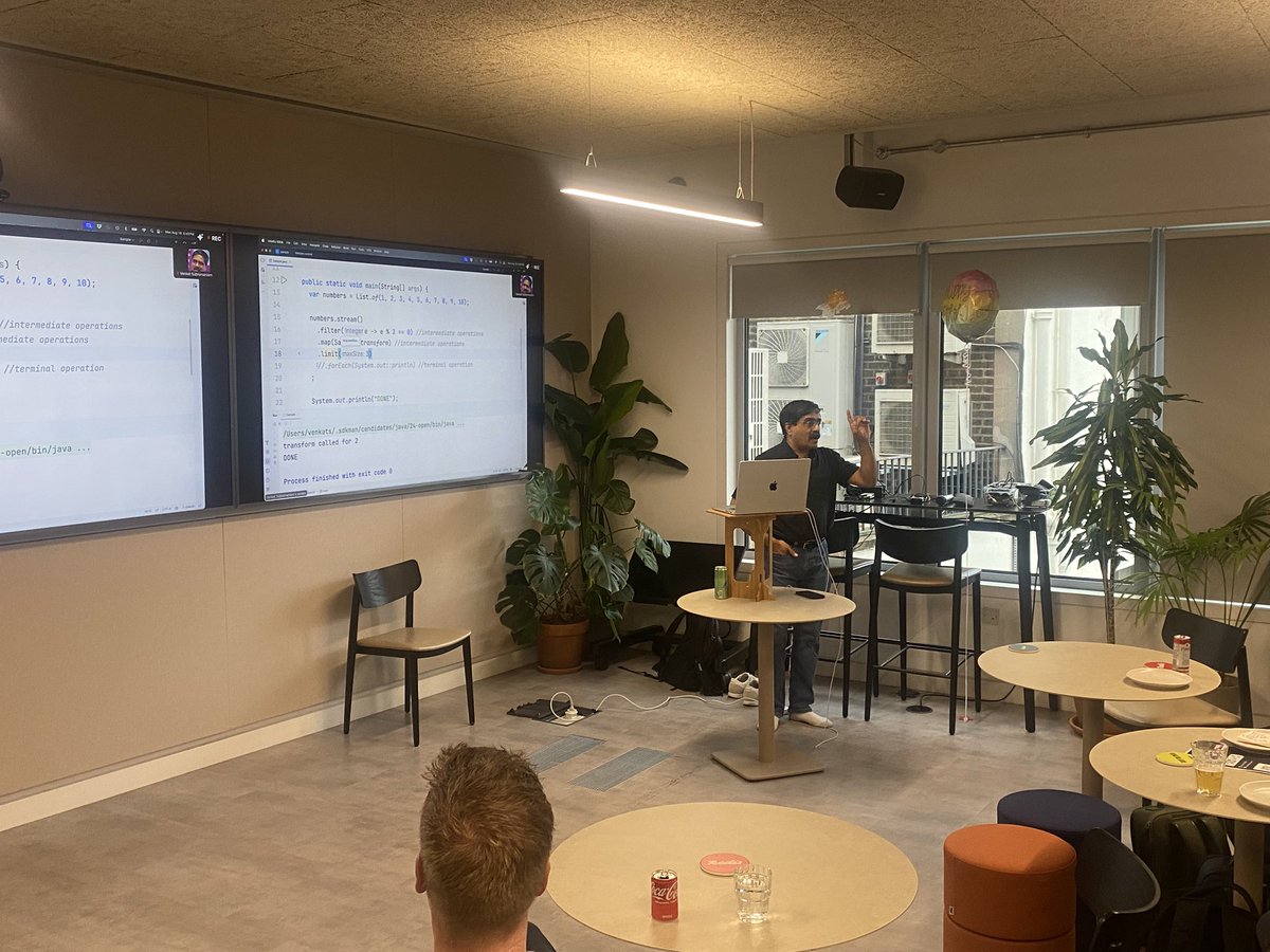 peter_pilgrim's tweet image. I’m now at Redis watching @venkat_s present on Extending Functional Pipelines with Gatherers in #java #ljc #JavaChampions
