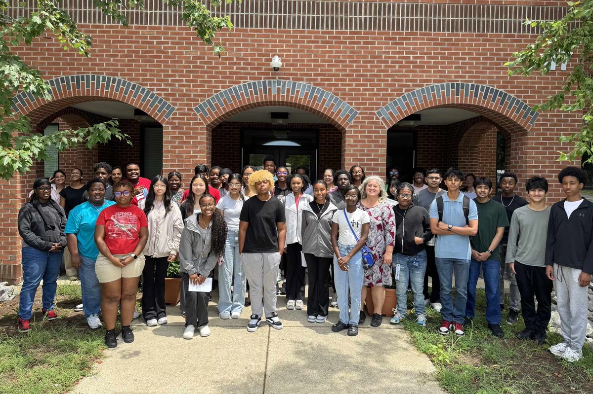DelStateUniv's tweet image. ICYMI: DSU welcomed 32 high school students this July for our biggest CIBER Summer STEM Research Camp yet! 📰: desu.edu/news/2025/08/d…