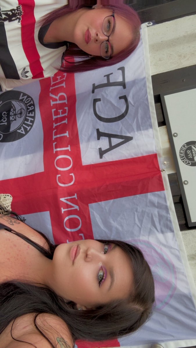 New season, new flag. Up the Colls! 🖤🤍