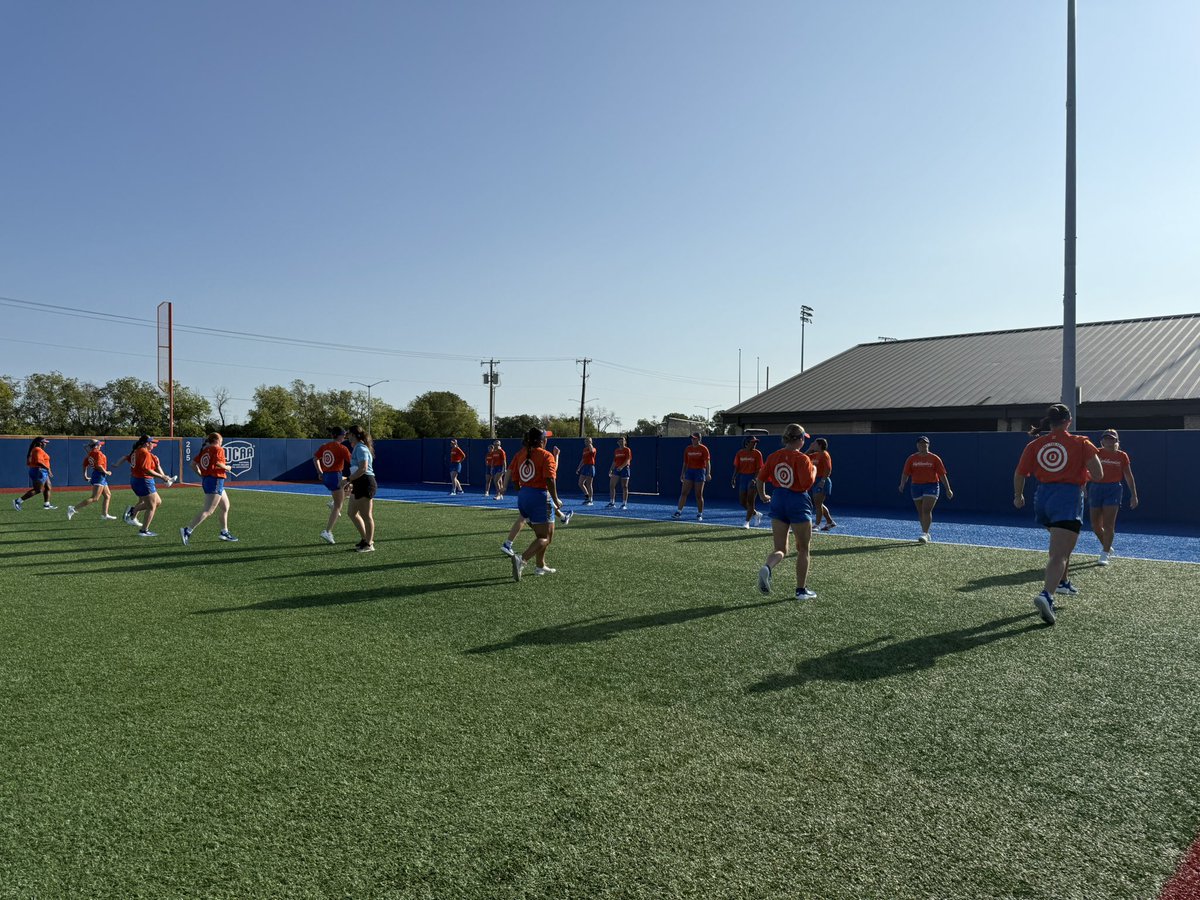 McLennan Softball tweet media