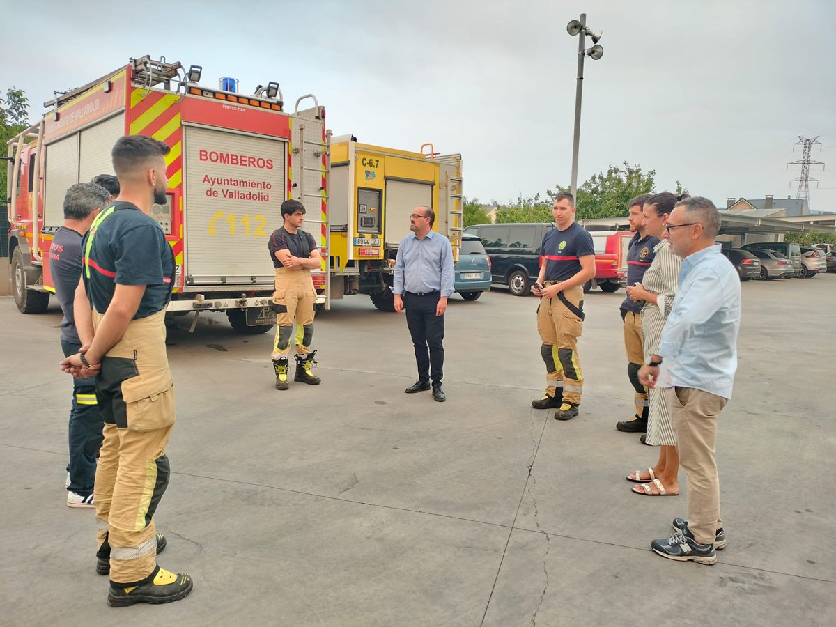 Ponferrada recibe dotaciones de bomberos de Valladolid, Salamanca, Segovia y Soria. Gracias pucelanos, charros, segovianos y sorianos por vuestra solidaridad y apoyo en estos momentos tan difíciles para Ponferrada y El Bierzo.
#municipalismo