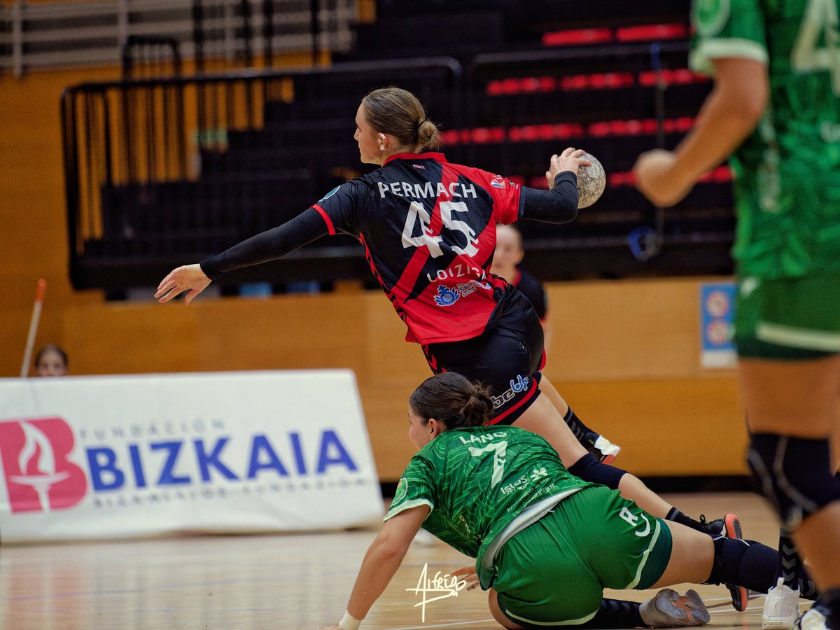 Club Balonmano Zuazo (@cbmzuazo) on Twitter photo ⚠️ CESIÓN ⚠️
🎙Nuestra capitana, la pivote Izei Permach <a href="/iizeeii24/">Izei Permach</a> no estará con las #GuerrerasZuazotarras en la primera parte de #DHOroFem debido a compromisos de estudios en Suiza, volverá a pisar Lasesarre en enero! Zorte on eta gero arte kapi! 💪
📸 <a href="/aglphotosports/">Alfredo G.L.</a>
#ZuazoGara ⚠️ CESIÓN ⚠️
🎙Nuestra capitana, la pivote Izei Permach <a href="/iizeeii24/">Izei Permach</a> no estará con las #GuerrerasZuazotarras en la primera parte de #DHOroFem debido a compromisos de estudios en Suiza, volverá a pisar Lasesarre en enero! Zorte on eta gero arte kapi! 💪
📸 <a href="/aglphotosports/">Alfredo G.L.</a>
#ZuazoGara