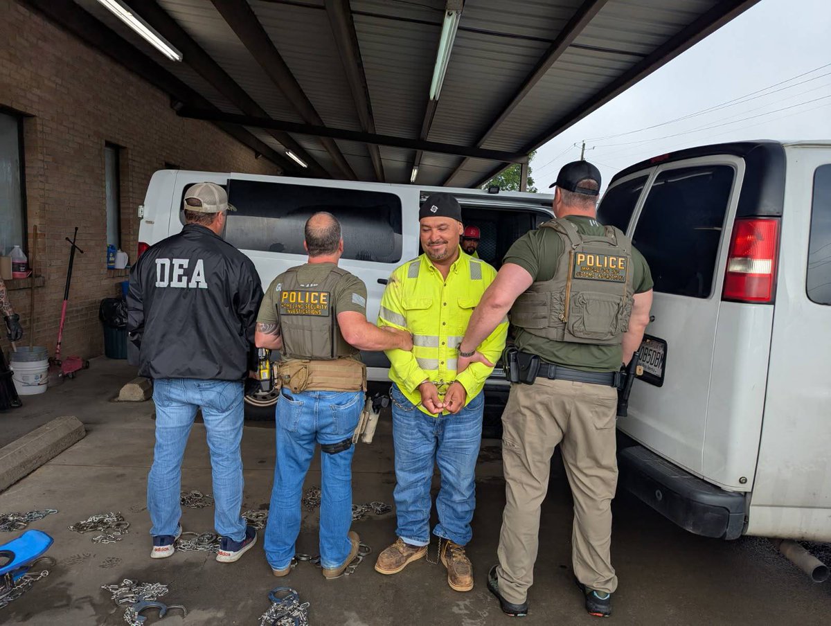 FBI (@fbi) on Twitter photo From Mobile to Milwaukee and sea to shining sea - modern threats demand modern solutions and unified action. That’s why FBI teams are partnering with <a href="/ICEgov/">U.S. Immigration and Customs Enforcement</a> and <a href="/TheJusticeDept/">U.S. Department of Justice</a>, leveraging cutting-edge tools and coordinated strategies to identify threats, disrupt criminal From Mobile to Milwaukee and sea to shining sea - modern threats demand modern solutions and unified action. That’s why FBI teams are partnering with <a href="/ICEgov/">U.S. Immigration and Customs Enforcement</a> and <a href="/TheJusticeDept/">U.S. Department of Justice</a>, leveraging cutting-edge tools and coordinated strategies to identify threats, disrupt criminal