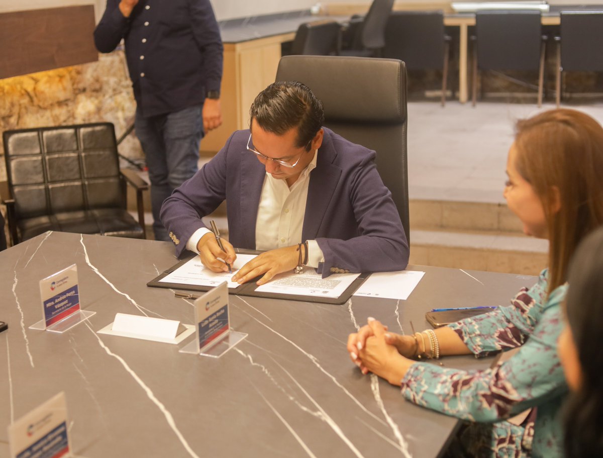 Municipio de Corregidora (@mpiocorregidora) on Twitter photo En Corregidora sabemos que cuando las mujeres crecen, todo el municipio avanza.
Por eso firmamos un convenio de colaboración con la Secretaría de las Mujeres del Estado, que encabeza <a href="/SoniaRocha1qro/">Sonia Rocha A</a>, para seguir generando más apoyos, más oportunidades y más independencia para En Corregidora sabemos que cuando las mujeres crecen, todo el municipio avanza.
Por eso firmamos un convenio de colaboración con la Secretaría de las Mujeres del Estado, que encabeza <a href="/SoniaRocha1qro/">Sonia Rocha A</a>, para seguir generando más apoyos, más oportunidades y más independencia para