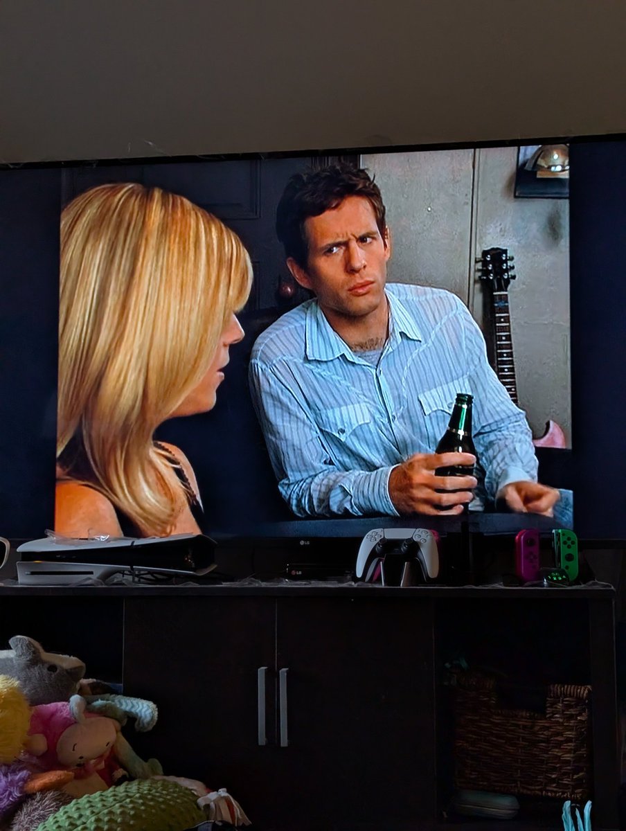 appleteeths's tweet photo. and they let me use the tv #UAlreadyKnow https://t.co/b31SmpqpGS