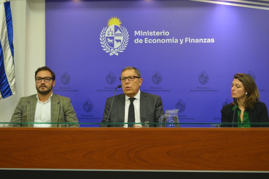 El MEF anunció medidas para incentivar las inversiones
gub.uy/ministerio-eco…