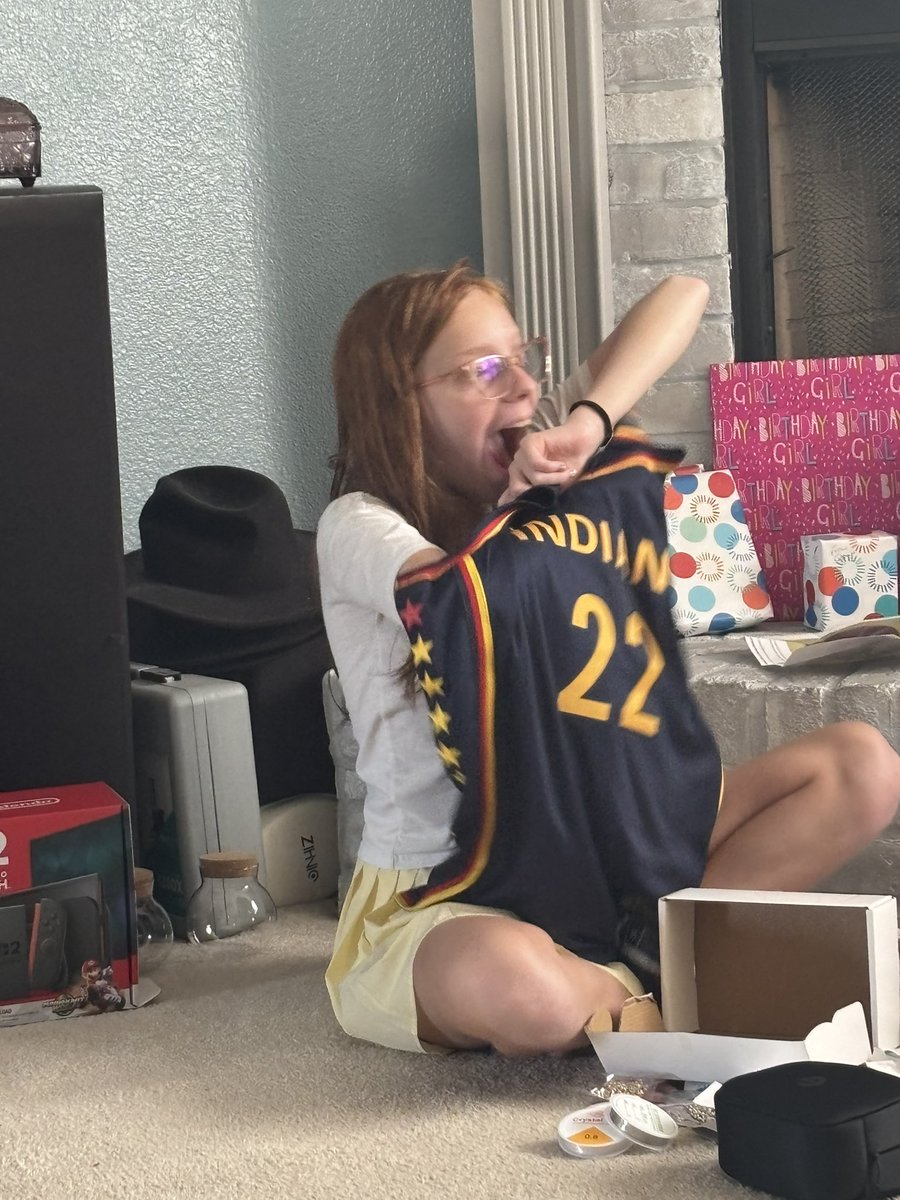 AmyLedman's tweet photo. Women in sports 🫶🏼 killin her 12th birthday with a @CaitlinClark22 jersey! https://t.co/2cwtJ9gEpO
