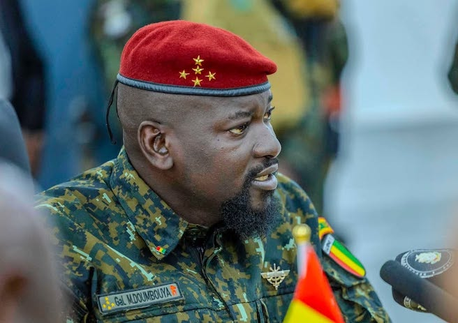 ConakryChr's tweet photo. 🛡️🇬🇳 Sécurité nationale – Guinée :
 Le Général Doumbouya fixe 3 priorités : 
1️⃣ Responsabiliser les acteurs de la sécurité 
2️⃣ Assurer l’opérationnalité des forces 
3️⃣ Sécuriser le vote référendaire du 21 septembre
#Guinée #Sécurité #Doumbouya #CSDN https://t.co/t7nvNRCJdb