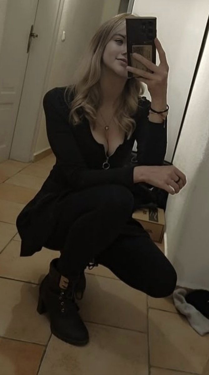 Snowbunny Sina tweet media