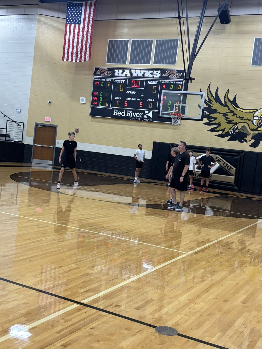 Offseason basketball is off to a great start! The guys continued to improve today on spacing, running the floor, and capitalizing on the numbers advantage. 
#Gr🏀ve
