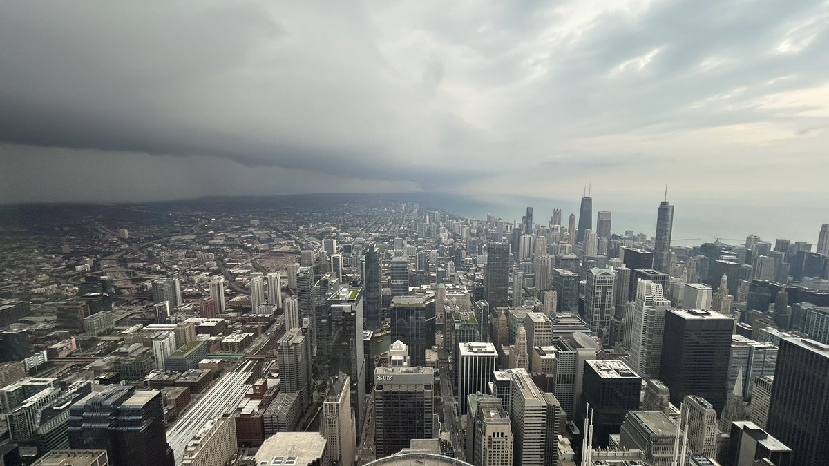 Ryan Workman (@ryancworkman) on Twitter photo A storm rolling in over Wrigley Field is one of the more fitting photos I’ve ever taken. A storm rolling in over Wrigley Field is one of the more fitting photos I’ve ever taken.