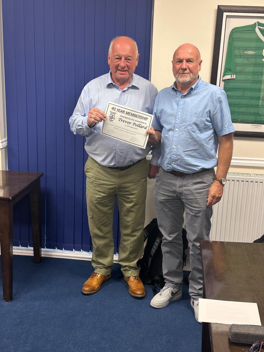 BuryStEdmundsRA's tweet image. Prestigious RA Long & Meritorious Service award for Trevor Pollard presented by our President, Kelvin Morton. 40 years service; 20 as an active official & 20 coaching young referees to reach their maximum potential, many of whom have made it into pro football. Congratulations!!
