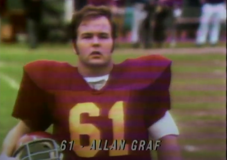 reeldmc's tweet photo. From the 1970 USC-Notre Dame game. What a baby face! https://t.co/FUs2QrNGQn