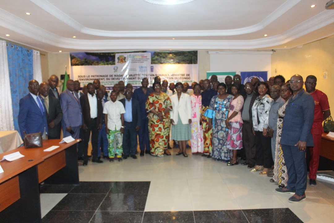 Min. Environnement, D. Durable & Bassin du Congo (@envddbc_gouvcg) on Twitter photo Ce dimanche 17 août 2025, à Brazzaville, la Ministre <a href="/ASoudanNonault/">Arlette Soudan-Nonault</a> a procédé à la validation de la Stratégie et Plan d’Actions Nationales de la Biodiversité (SPANB) 2025-2030.
Plus d'infos ⤵️⤵️
developpement-durable.gouv.cg/2025/08/19/val… Ce dimanche 17 août 2025, à Brazzaville, la Ministre <a href="/ASoudanNonault/">Arlette Soudan-Nonault</a> a procédé à la validation de la Stratégie et Plan d’Actions Nationales de la Biodiversité (SPANB) 2025-2030.
Plus d'infos ⤵️⤵️
developpement-durable.gouv.cg/2025/08/19/val…