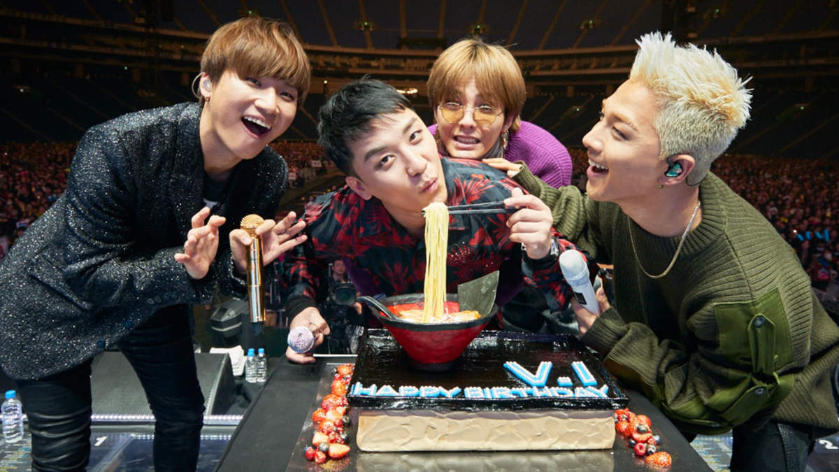 bingumootmoot's tweet image. In any shape and form, you are my Bigbang and I am your VIP. Forever, until whenever. 

STILL ALIVE STILL BIGBANG 
#19YearsWithBIGBANG 
#BIGBANG #빅뱅