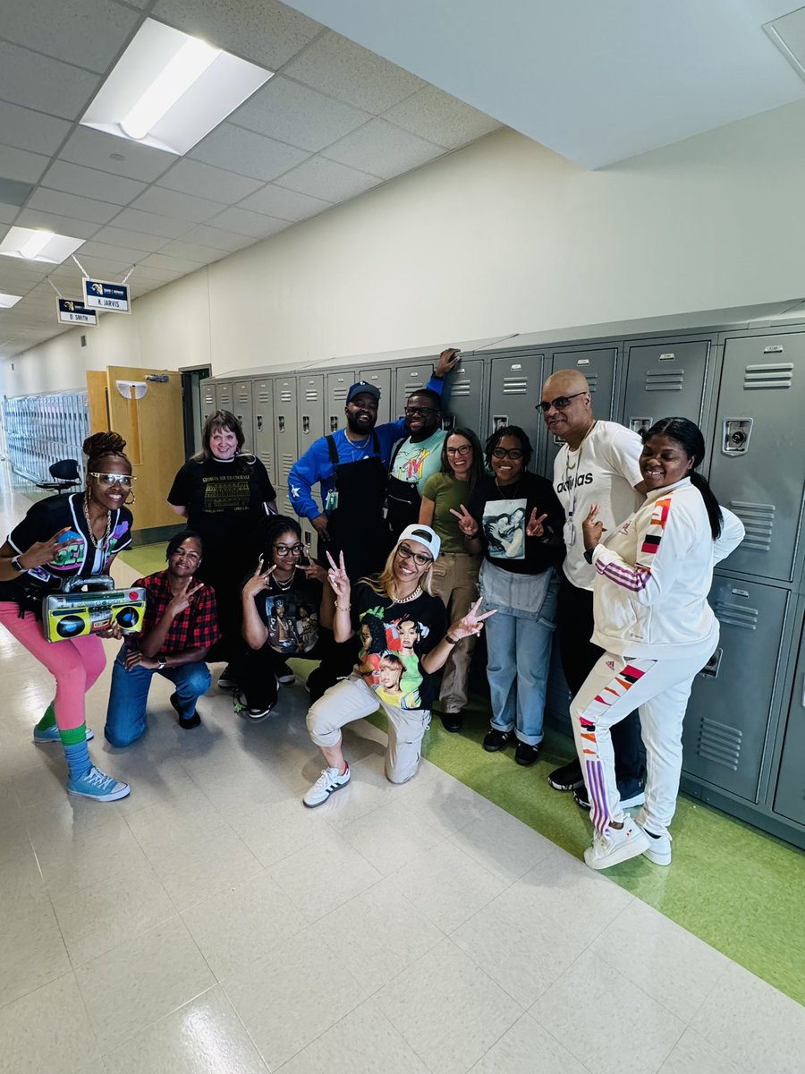 David T. Howard Middle School tweet media