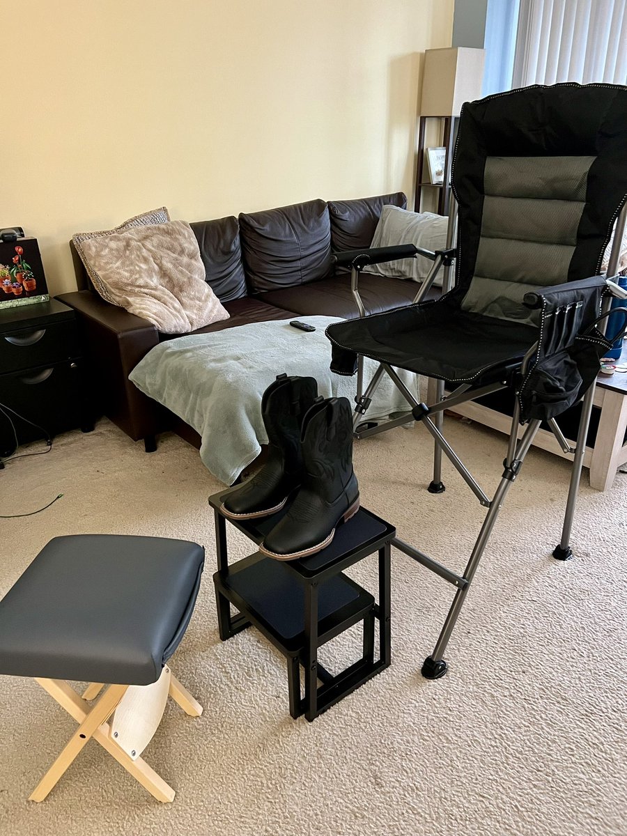 As a #bootblack it’s important to invest in myself. Now I can also provide my services to my community outside of just bar locations! Excited for more Bootblack adventures!