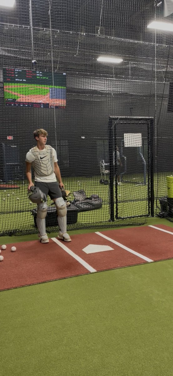Cliff_Sult_2029's tweet photo. Getting some work in at @Arena_LKN. Working with my hitting/catching coach @_CoachMangum  #HardWorkPaysOff #baseball #nodaysoff https://t.co/A3AC1F4E7u