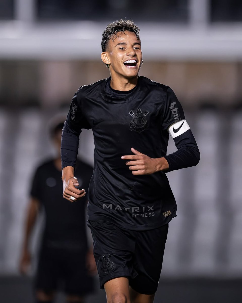 udan7_'s tweet image. 📊 | Guilherme Amorim (2008) entre todos os jogadores do Corinthians no Brasileirão Série A U17 em 2025:

🥇 Gols marcados (8)
🥇 Assistências distribuídas (5)
🥇 Participações em gols (13)
🥇 Menos minutos para participar de gol (85)
🥇 Passes para finalizações (21)
🥇 Avaliação…