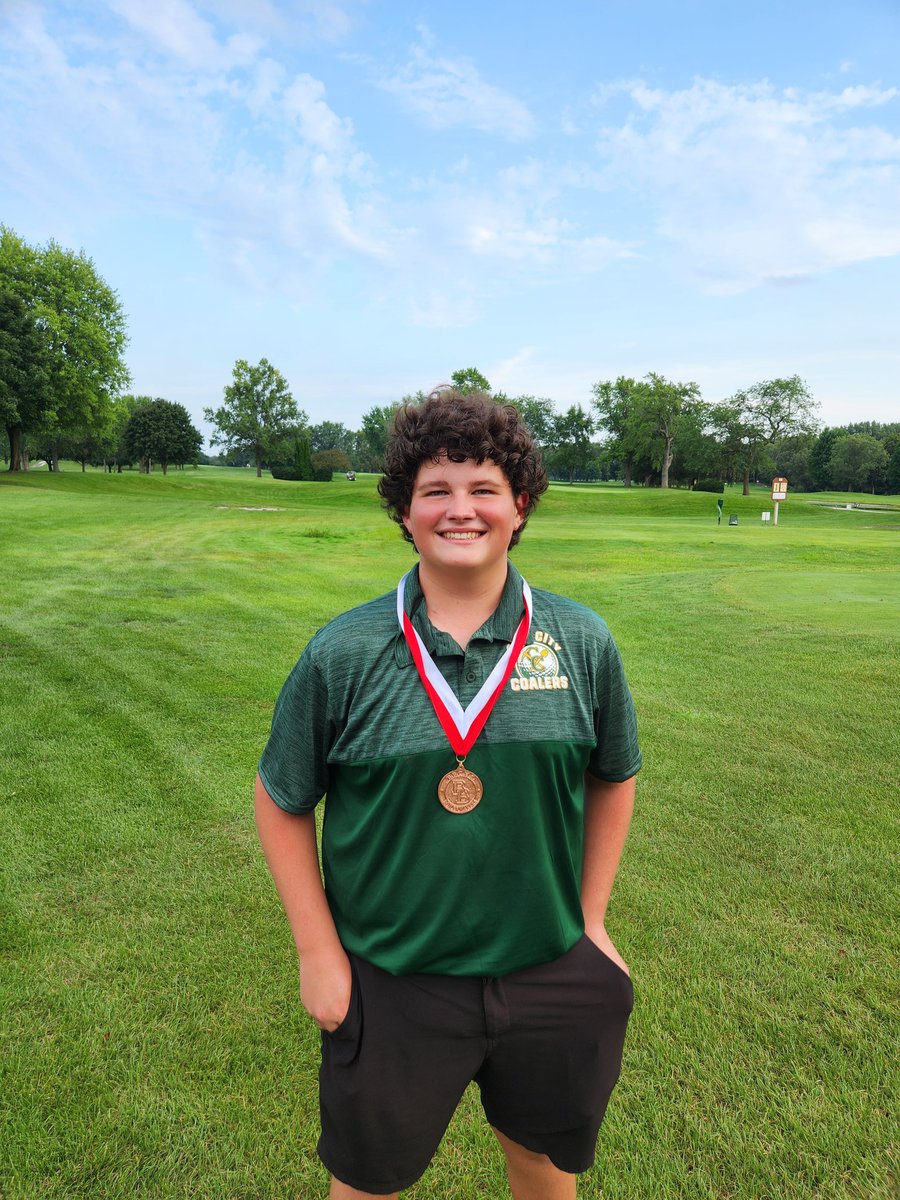 We had a great day at the Kankakee Elks to open the golf season. Jaxon Duke led the Coalers with a score of 86! He finished 8th place as sn individual!!  The team finished with a score of 383.